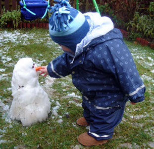 Calum and his littel snowman