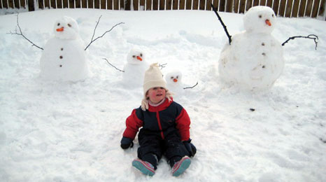 Isla and the Snowmen!