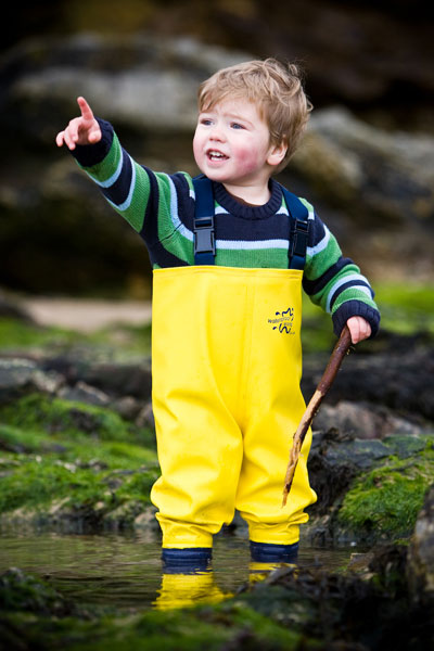 Toby rocking pooling in waders